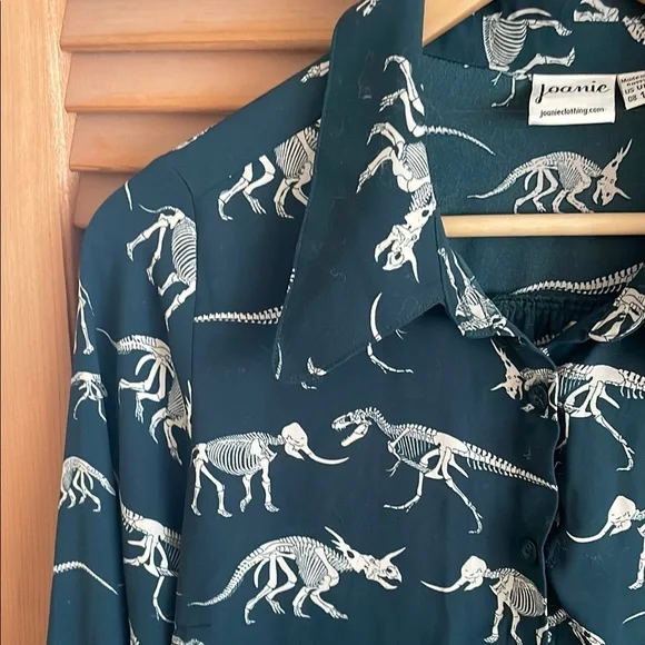 JOANIE Dinosaur Print button down US 8 - Picture 3 of 4